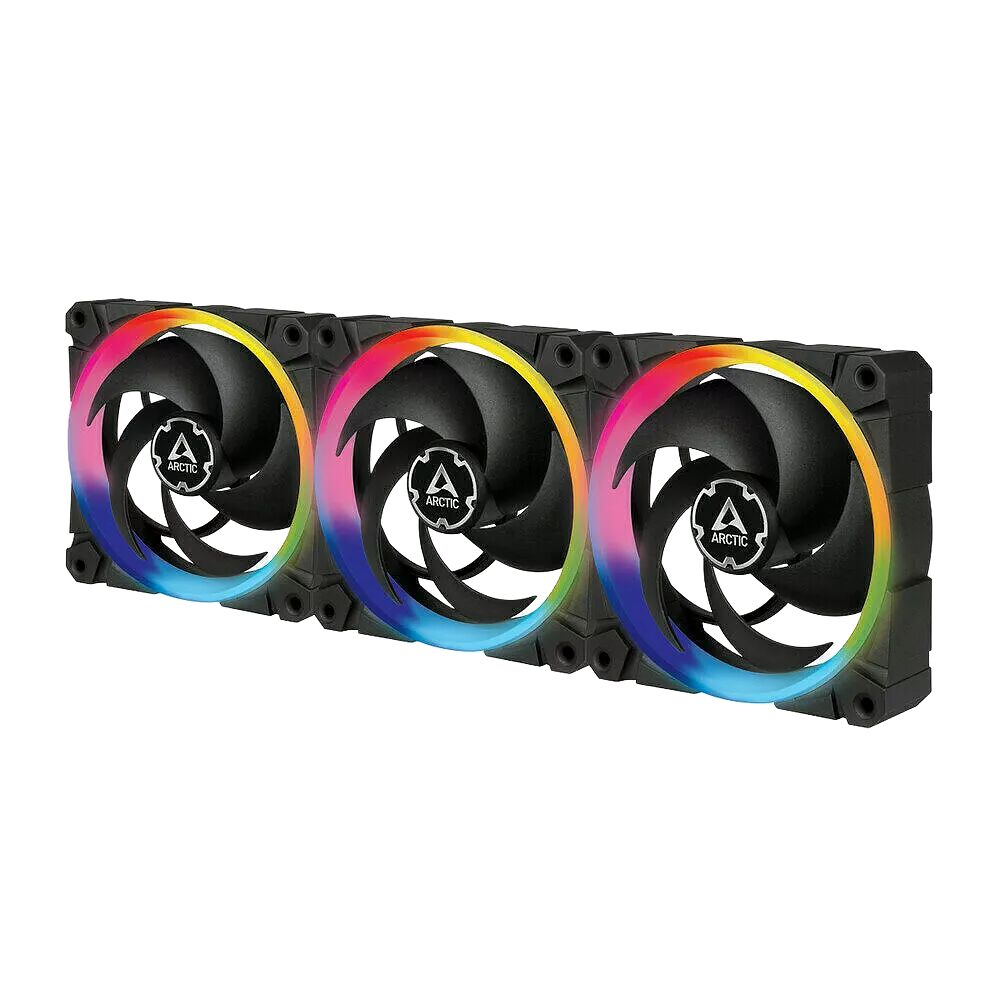 Ventilateur de refroidissement Arctic avec trois pales rétroéclairées en RGB sur un radiateur noir.