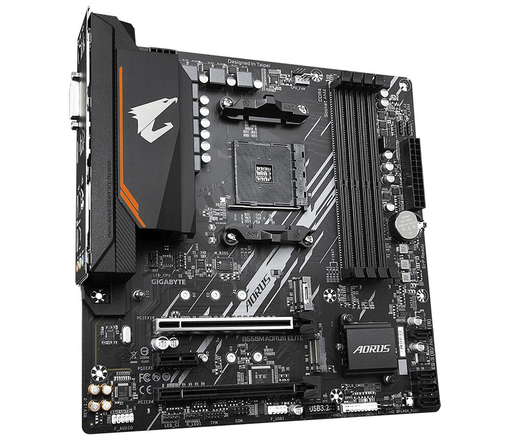 Carte mère Gigabyte Aorus Elite pour processeur AMD, de couleur noire avec des détails gris et des dissipateurs thermiques.