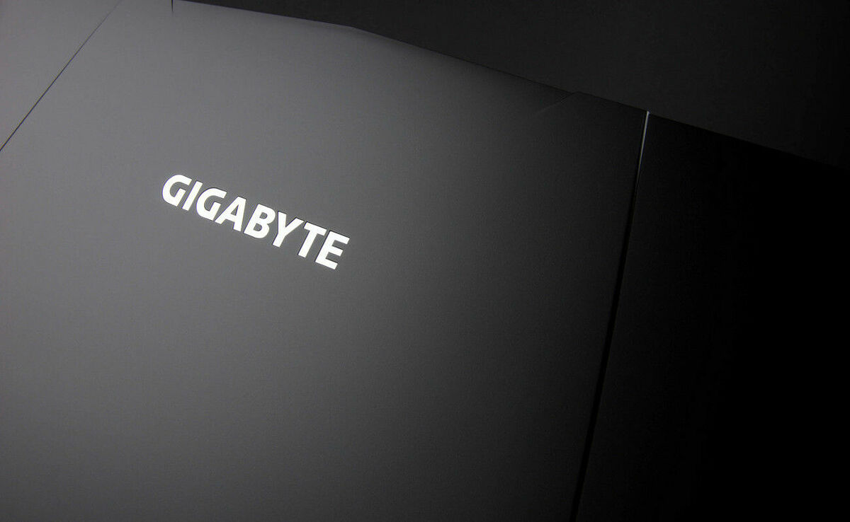 Gigabyte Sabre 15 (P45W-V7-C32W10-FR) (image:2)