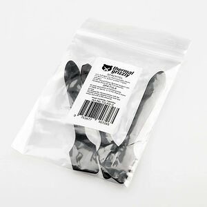 Spatule Thermal Grizzly dans son emballage plastique transparent pour l'application de pâte thermique.