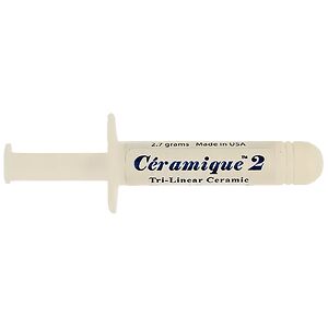 Seringue de pâte thermique Céramique 2 de Tri-Linear Ceramic, contenant 2,7 grammes.