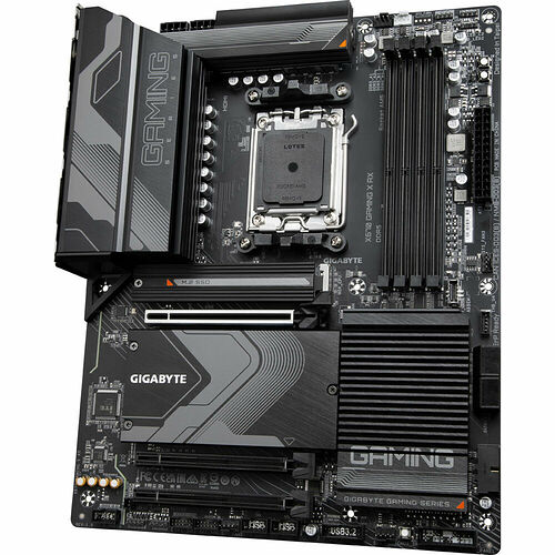 GIGABYTE X670 GAMING X AX