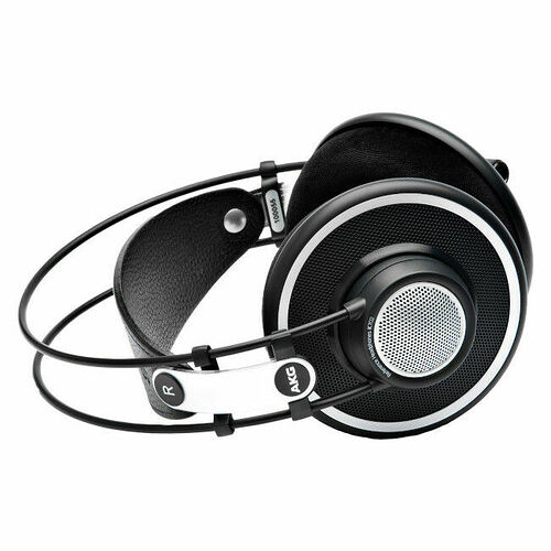 AKG K702