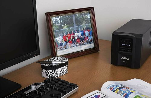 APC Smart-UPS SMT 750 - 6 prises IEC