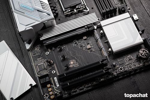 GIGABYTE Z890 GAMING X WIFI 7