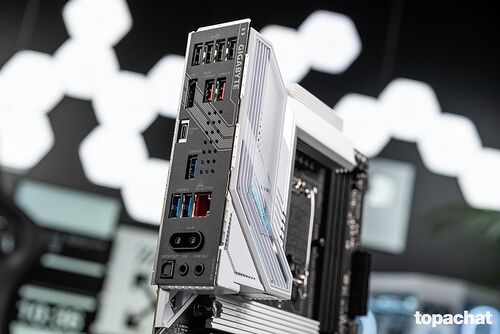 GIGABYTE Z890 GAMING X WIFI 7