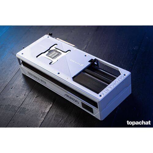 AORUS GeForce RTX 5090 STEALTH ICE