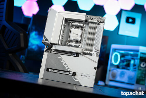 GIGABYTE X870 AORUS STEALTH ICE
