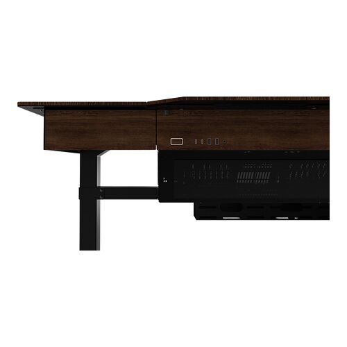 Bureau de gamer en bois sombre avec un compartiment de rangement intégré et un espace dédié pour le clavier.