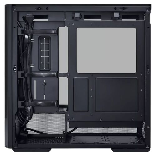 Vue de l'intérieur d'un boîtier PC noir avec une gestion des câbles sur le côté gauche et un espace pour la carte mère.