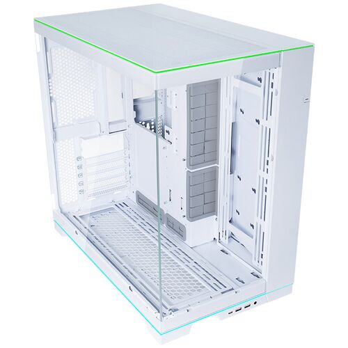 Boîtier PC blanc avec panneau latéral en verre trempé et structure interne épurée.