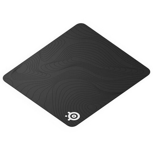 Tapis de souris noir avec un motif de lignes topographiques et le logo de la marque dans le coin inférieur.