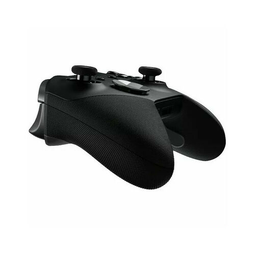 Manette de jeu noire avec une texture antidérapante sur les poignées et des sticks analogiques.