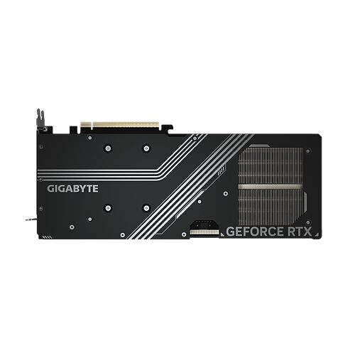 Carte graphique Gigabyte GeForce RTX noire avec un design à lignes argentées.