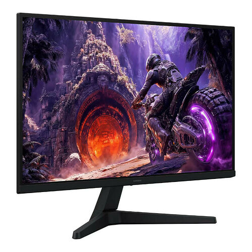 Écran de PC Samsung affichant une scène de jeu vidéo avec un personnage sur une moto futuriste dans un décor de jungle mystique.