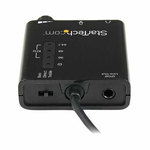 Boîtier audio StarTech.com noir avec des réglages de fréquence (44.1, 48, 96 kHz) et des commandes pour les basses, les aigus et le mode direct, ainsi qu'une sortie Line-Out et SPDIF.