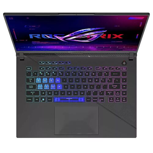 Ordinateur portable gamer ASUS ROG avec clavier rétroéclairé multicolore et écran affichant le logo ROG.
