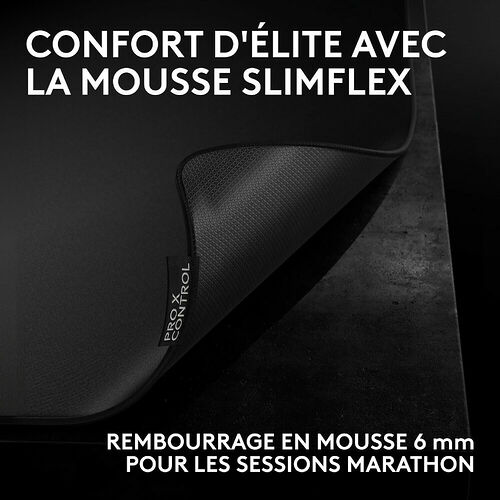 Tapis de souris Pro X Control noir avec une texture de surface fine et un rembourrage en mousse pour un confort prolongé.