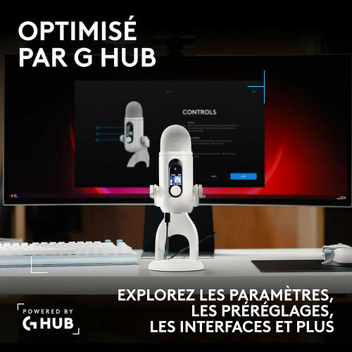 Un microphone blanc Logitech posé sur un bureau devant un écran affichant l'interface du logiciel G HUB. L'image met en avant l'optimisation du matériel via les réglages et interfaces du logiciel.