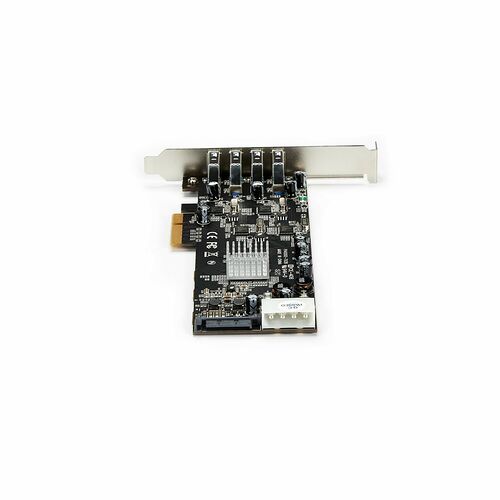 Carte d'extension PCIe avec trois ports Ethernet RJ45 et un dissipateur thermique sur la puce centrale.