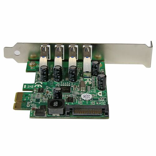 Carte d'extension PCIe avec plusieurs condensateurs cylindriques noirs et un connecteur SATA sur une plaque de circuit imprimé verte.