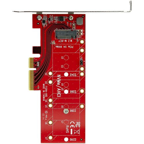 Carte d'extension PCIe rouge avec un emplacement M.2 M-Key pour SSD NVMe ou AHCI. La carte présente divers composants électroniques et des emplacements pour différents formats de SSD.