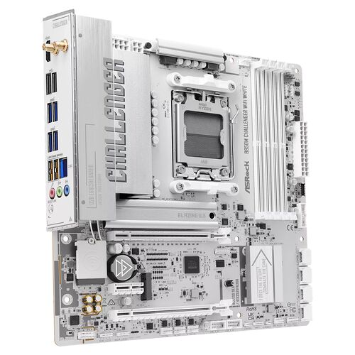 Carte mère ASRock Challenger B850M de couleur blanche, équipée d'un socket AM5 pour processeur et de plusieurs ports de connectivité sur le panneau arrière.