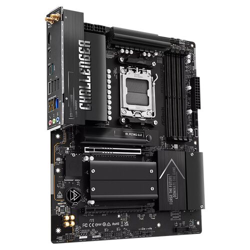 Carte mère ASUS Challenger pour processeur Ryzen, avec dissipateurs thermiques noirs et ports de connexion visibles sur le côté gauche.