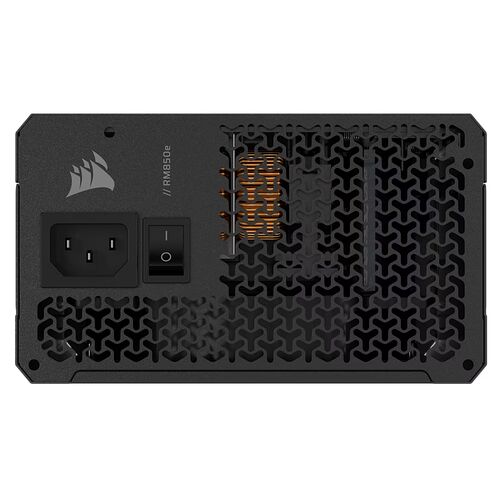 Bloc d'alimentation Corsair RM850e noir avec grille de ventilation et interrupteur de marche/arrêt.