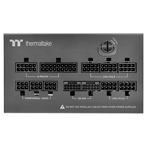 Bloc d'alimentation modulaire Thermaltake présentant divers connecteurs, notamment pour le 24 pin ATX, le CPU/PCI-E, le SATA/Peripheral et le 12V-2X6.