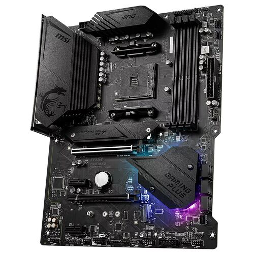 Carte mère MSI MAG B550 Gaming Plus avec dissipateurs thermiques noirs et éclairage RGB discret. On peut voir les emplacements pour la mémoire RAM, le socket du processeur et les ports de connexion.