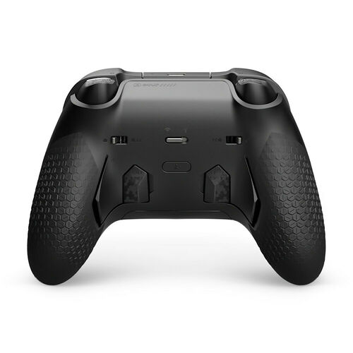 Manette de console noire avec une texture en nid d'abeille sur les poignées et des boutons de configuration à l'arrière.