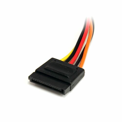 Câble d'alimentation SATA avec des fils noir, rouge et jaune pour alimenter les composants de ton PC.