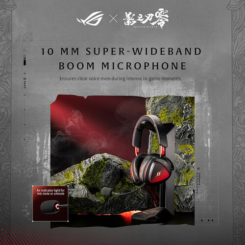 Casque gaming ASUS avec micro déporté et bandeau rouge et noir, présenté sur un support devant un décor rocheux.