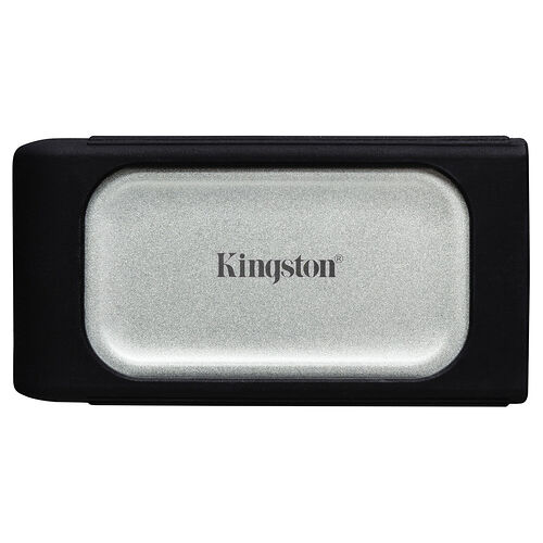 Clé USB Kingston avec un boîtier noir et une surface métallique argentée.