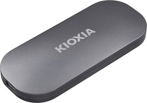SSD externe Kioxia de couleur noire avec un design compact et allongé.