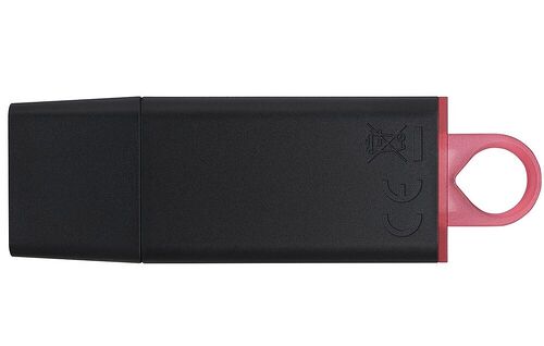 Clé USB noire avec un anneau de fixation rouge.