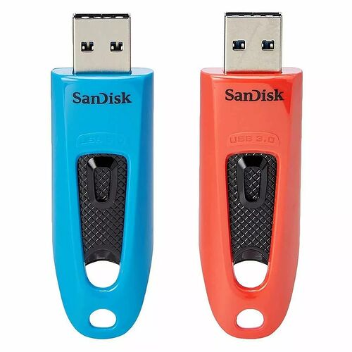 Deux clés USB SanDisk, l'une de couleur bleue et l'autre rouge, avec un design ergonomique et un connecteur USB 3.0.