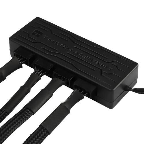 Hub de câbles Thermalright noir avec quatre connecteurs de sortie pour organiser les câbles de ton PC.