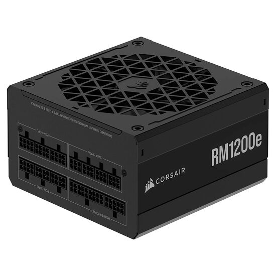 Bloc d'alimentation Corsair RM1200e de couleur noire, présentant plusieurs connecteurs modulaires pour les composants PC.