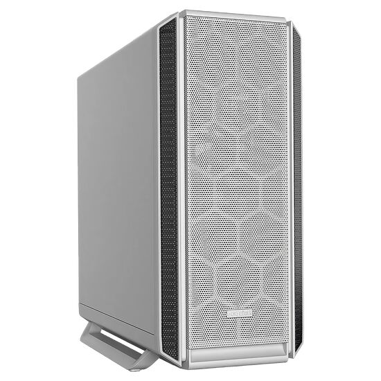 Boîtier PC Be Quiet! de couleur argentée avec une façade en mesh perforée pour une circulation d'air optimale.