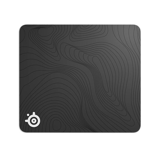 Tapis de souris SteelSeries avec un motif de lignes topographiques grises sur fond noir.