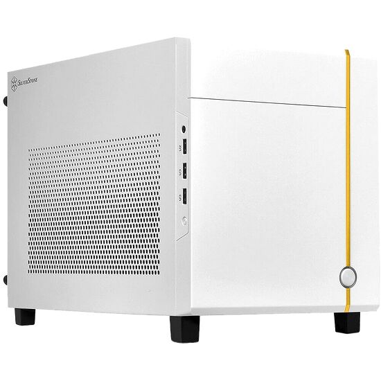 Boîtier PC blanc de la marque SilverStone avec une façade perforée pour la ventilation et des ports USB en façade.