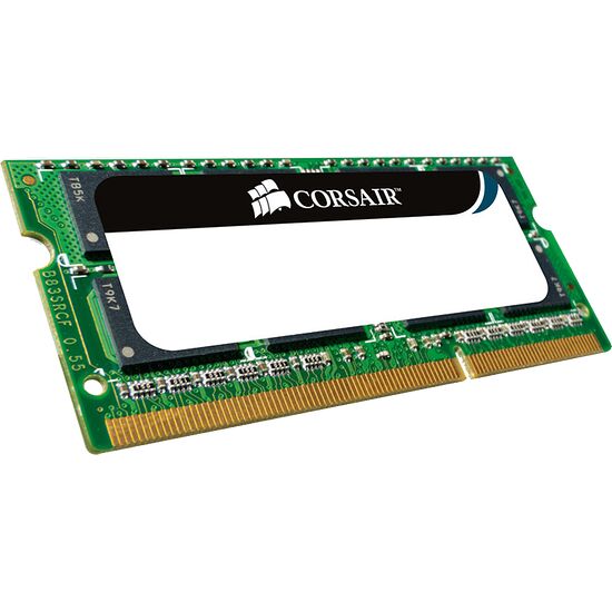 Barrette de mémoire vive Corsair avec un dissipateur thermique noir et des circuits imprimés verts.