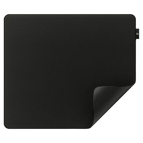 Tapis de souris Logitech de couleur noire avec une texture fine et un revêtement antidérapant.