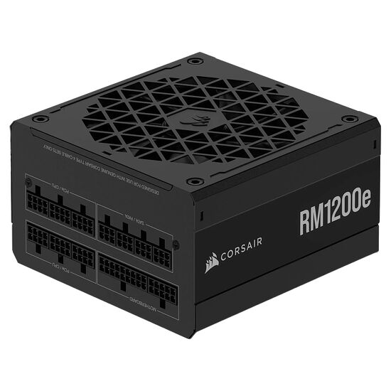 Bloc d'alimentation Corsair RM1200e de couleur noire, présentant plusieurs connecteurs modulaires pour les composants PC.