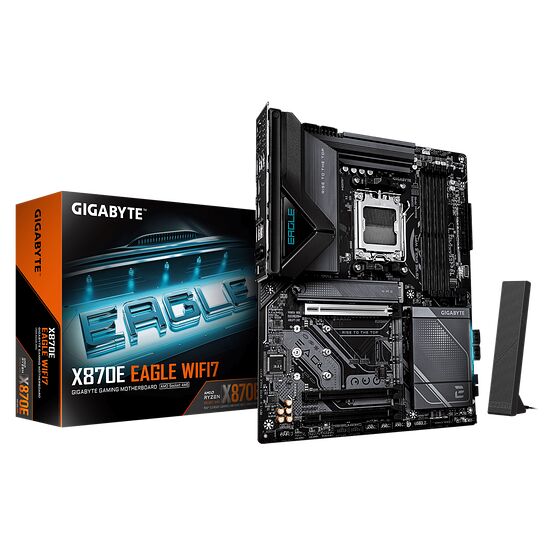 Carte mère Gigabyte X870E Eagle WiFi7 présentée avec sa boîte d'origine, affichant un design noir et des dissipateurs thermiques robustes.