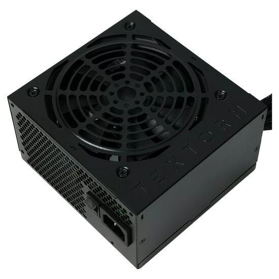 Bloc d'alimentation PC de marque Texstorm avec un ventilateur de refroidissement noir et une grille de protection.
