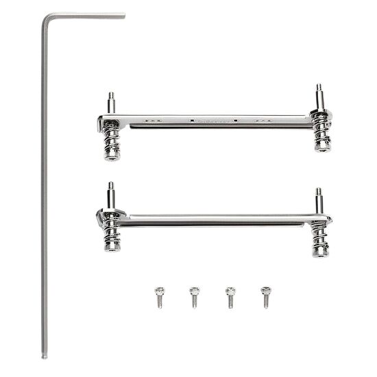 Kit de montage comprenant une clé Allen et quatre supports de fixation chromés pour composants PC.