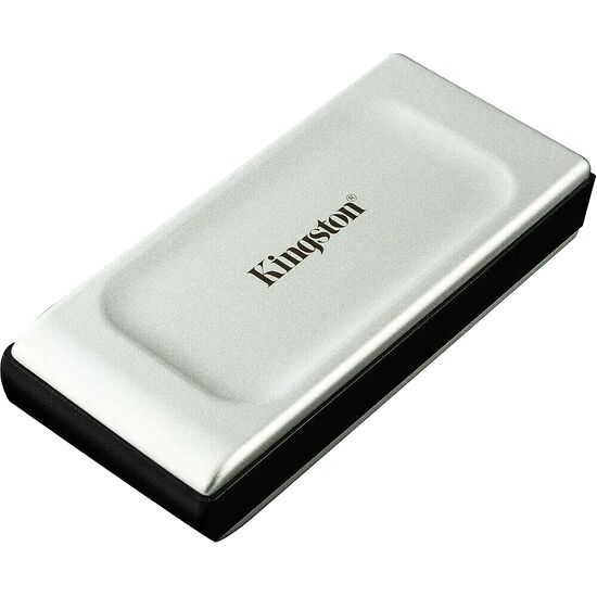 SSD externe Kingston de couleur argentée avec une finition métallique.